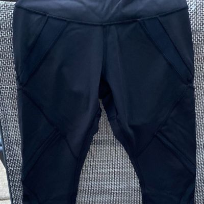 ~Ladies Black Lululemon Athletic Capri Leggings~8~RARE!~